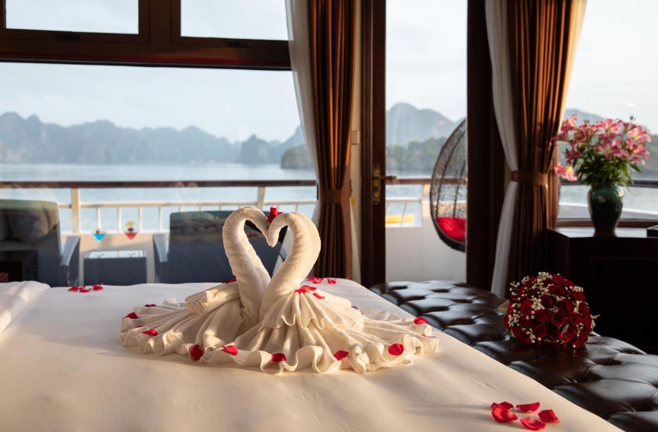 Dora Cruise By Hag Hotel Ha Long Exterior photo